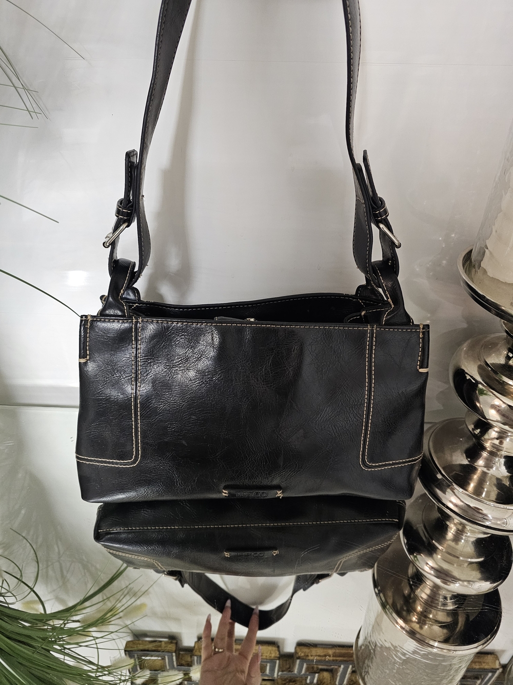 Nine &CO Y2K  Black Leather Shoulder Bag with Contrast Stitching